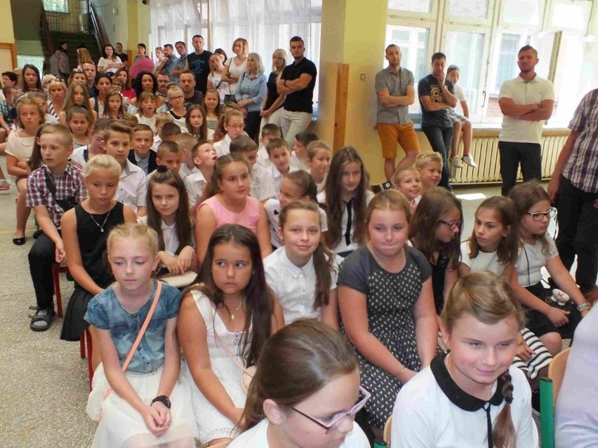 Rozpoczęcie roku szkolnego w Starachowicach [ZDJĘCIA]