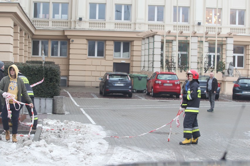 Ewakuacja Podkarpackiego Urzędu Wojewódzkiego w Rzeszowie. Alarm bombowy