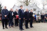 Obchody rocznicy Zbrodni Katyńskiej z udziałem wojewody Mikołaja Bogdanowicza w Mogilnie