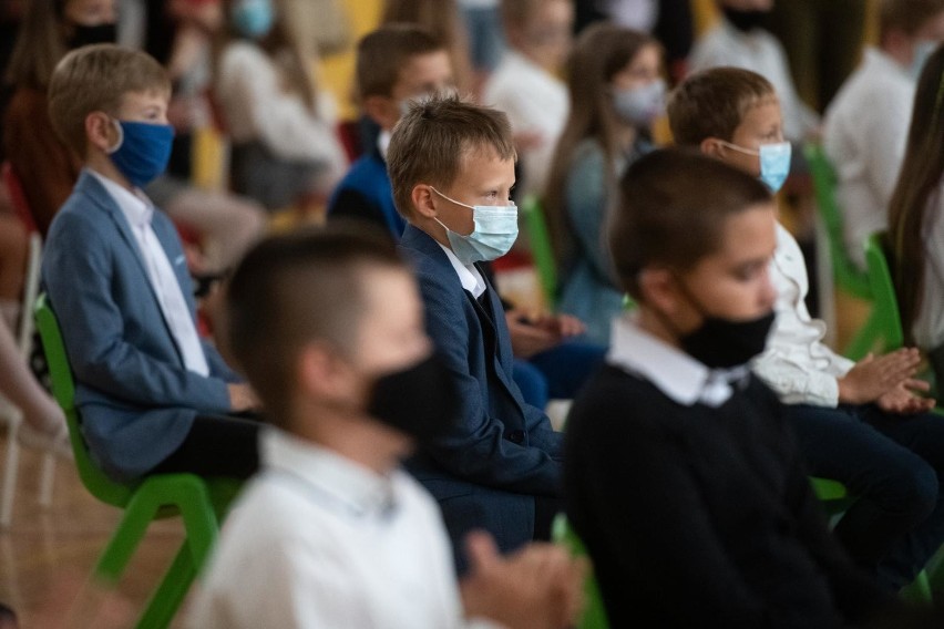 Koronawirus. Szkoły zostaną zamknięte i wróci edukacja zdalna? "Nie widzimy konieczności wprowadzenia obowiązku nauki w trybie zdalnym" 