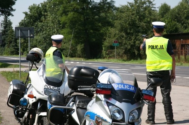 We wtorek od rana na drogach Radomia i powiatu radomskiego mundurowi zatrzymywali kierowców, przekraczających dozwoloną prędkość.