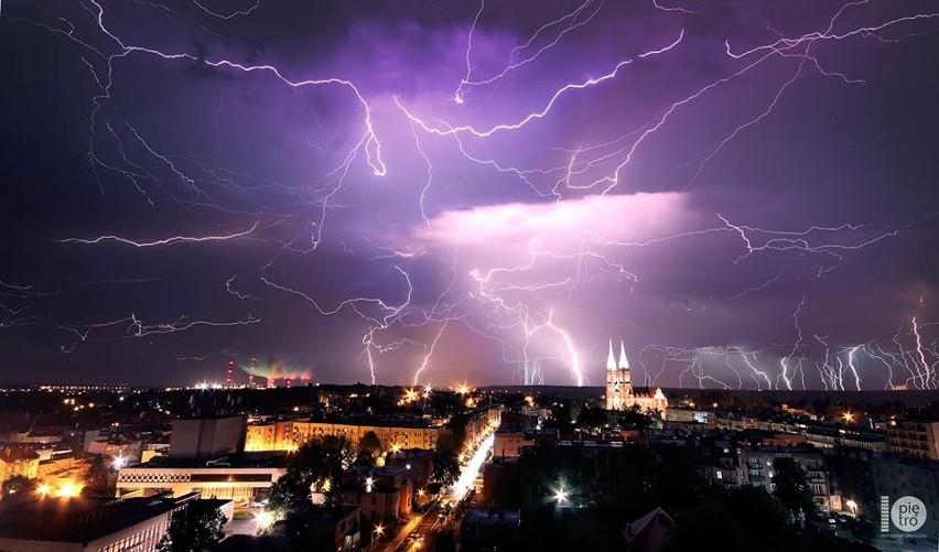 Burza nad Rybnikiem - pioruny sfotografowane 10 sierpnia...