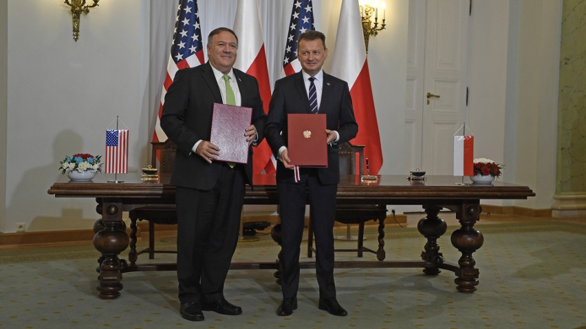 Umowa podpisana została w obecności Prezydenta RP Andrzeja...