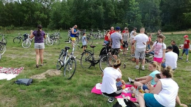 Tak wyglądały w poprzednich latach rajdy rowerowe organizowane przez Ekipę Lodowcową Chlewiska.