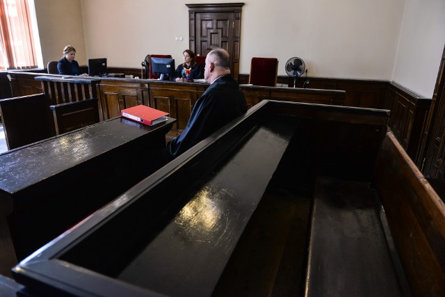 Na stronach internetowych polskich sądów w miniony piątek opublikowano oświadczenia sędziów. W biuletynie Sądu Apelacyjnego w Gdańsku znaleźć można oświadczenia bydgoskich sędziów obu sądów.