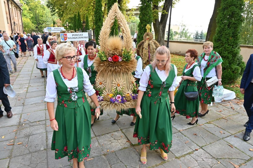 Za nami XXI Świętokrzyskie Dożynki Wojewódzkie w Kielcach. Było bardzo uroczyście [ZDJĘCIA]