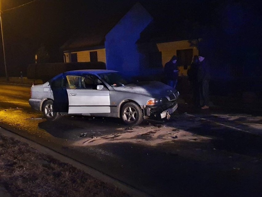 Wypadek w Kętach na drodze krajowej 52. W zderzeniu dwóch samochodów osobowych ranna została jedna osoba