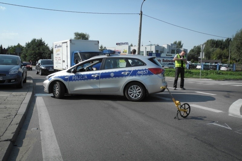 28-letni kierowca hondy civic jadący w kierunku trasy...