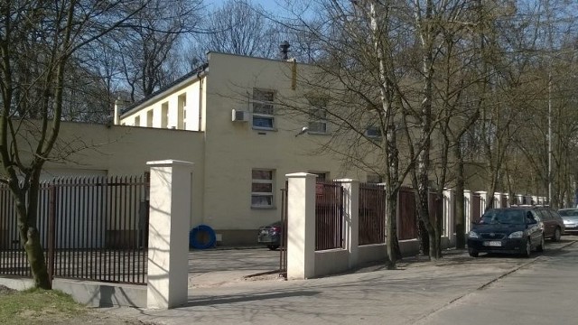 Sekcję zwłok dziewczynki przeprowadzono w Zakładzie Medycyny Sądowej przy ul. Sędziowskiej.
