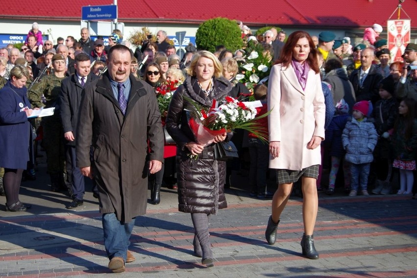 Święto Niepodległości w Tarnobrzegu. Odsłonięto pomnik Józefa Piłsudskiego [ZDJĘCIA]