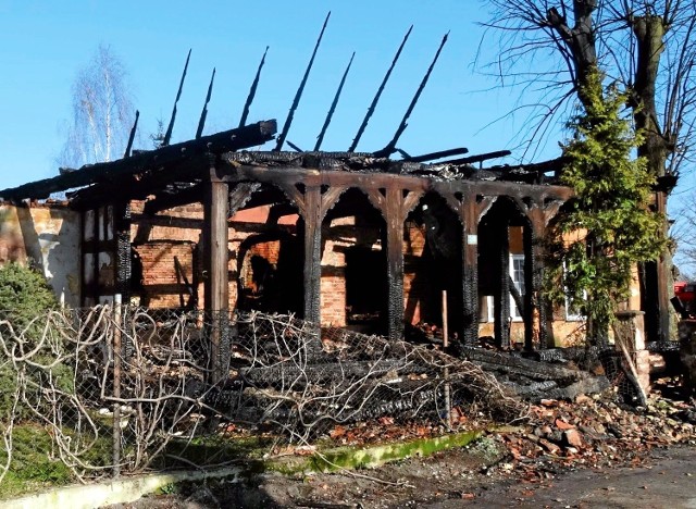 Dom podcieniowy w Złotowie spłonął w nocy z 9 na 10 marca. To obok niego ma stanąć domek dla pani Marceliny