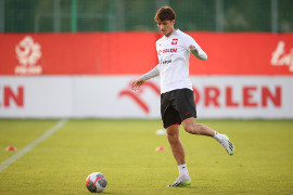 Środkowy obrońca: Patryk Peda