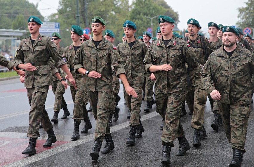 Marsz Szlakiem I Kompanii Kadrowej "Kadrówka" przeszedł ulicami Krakowa [ZDJĘCIA]