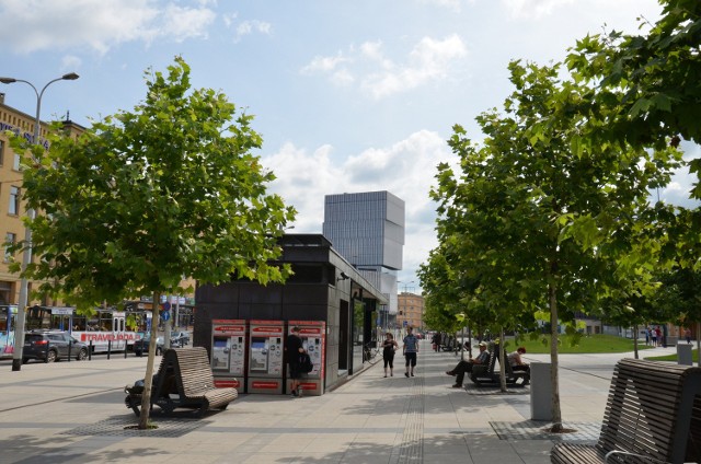 Budowa wieżowca Silver Tower Center na placu Konstytucji 3 Maja