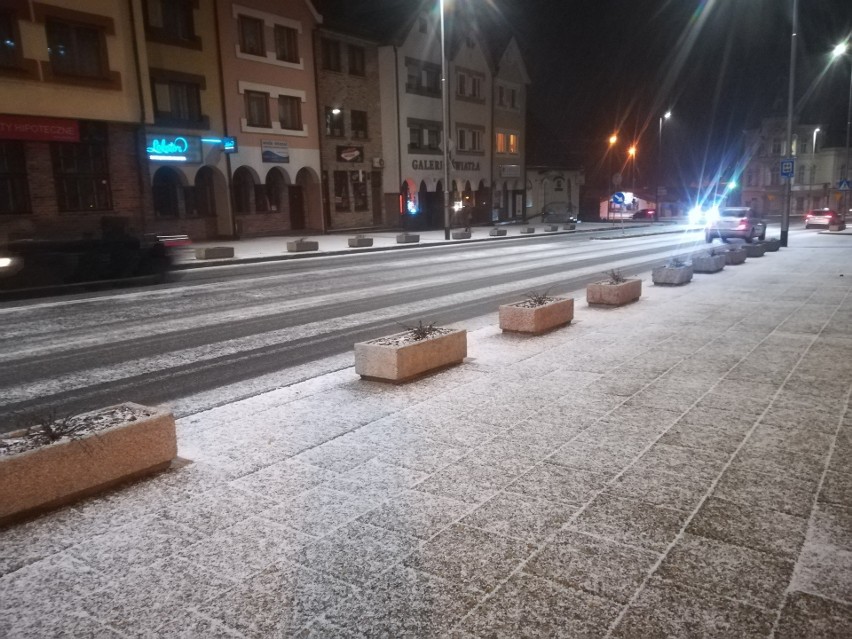 Pogoda nad morzem. Wiatr słabnie, lecz wciąż jest niebezpiecznie [KAMERKI, WIDEO, MAPY] 3.01.2019