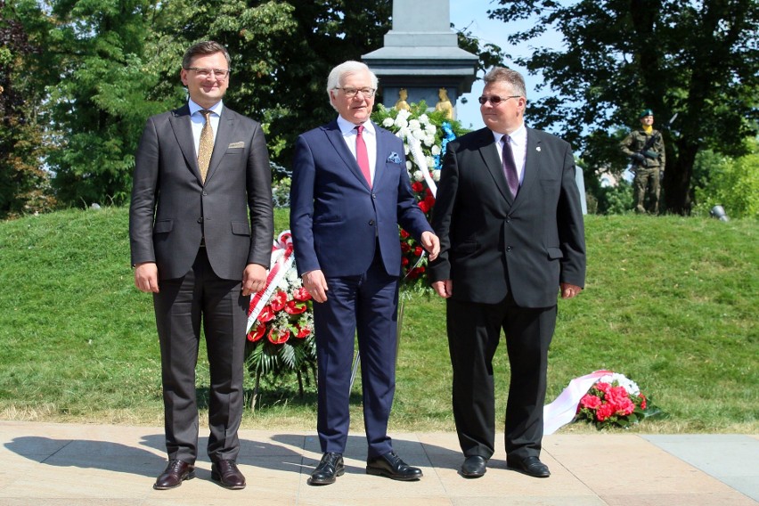 Ministrowie spraw zagranicznych Polski, Ukrainy i Litwy w Lublinie. Powołali „Trójkąt Lubelski". Zobacz zdjęcia