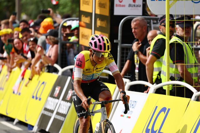 Ekwadorczyk Richard Carapaz ukończył pierwszy etap Tour de France z 15-minutową stratą do lidera