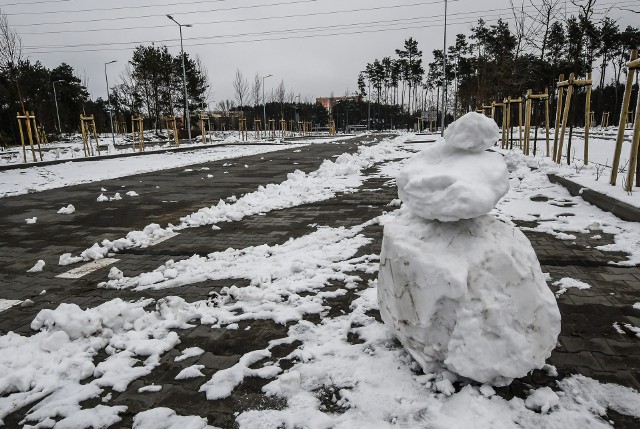 Parking P&R na Przylesiu niczym puste pole za stodołą