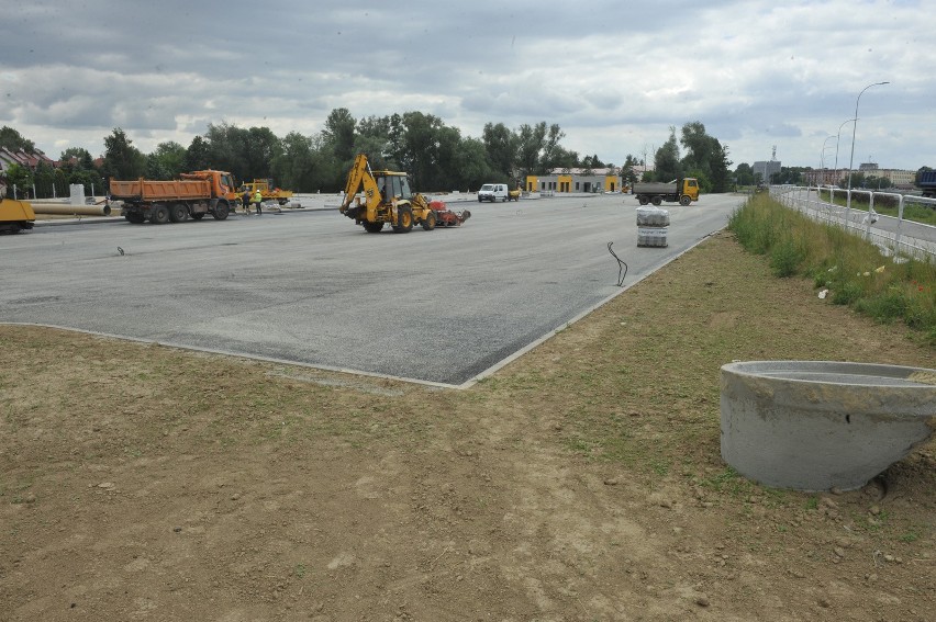 Nowy plac targowy od ubiegłego roku powstaje na przedłużeniu...