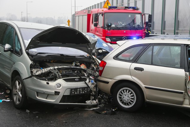 W ubiegłym roku kierowcy z zagranicy spowodowali w Polsce 14,6 tys. wypadków i kolizji, co stanowiło ok. 3% wszystkich zdarzeń drogowych na terenie naszego kraju. Za największa ich liczbę odpowiedzialni byli obywatele Niemiec.