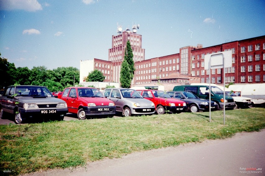 Wrocław z roku 2000 nie wydaje się wcale aż tak odległy,...