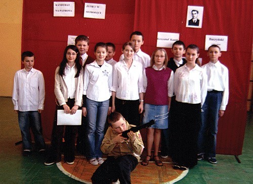 Program dotyczący życia i twórczości Baczyńskiego przygotowali uczniowie kl. VIa