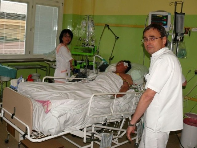 Doktor Aleksander Zieliński, ordynator Oddziału Anestezjologii i Intensywnej Terapii, koordynator do spraw transplantologii w szpitalu. 