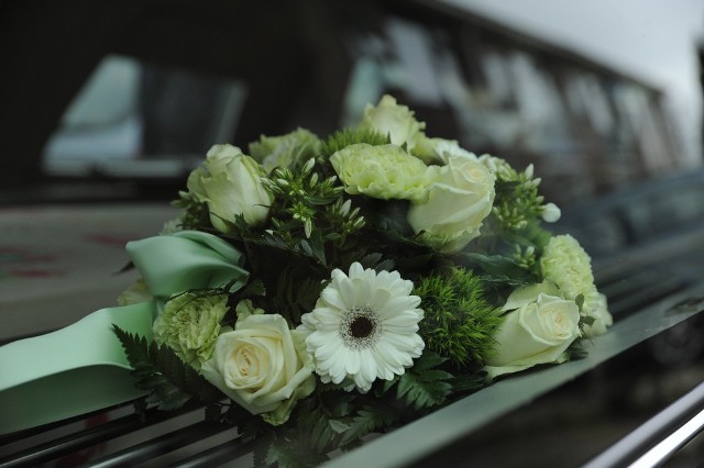 W pogrzebie bliskiej osoby można uczestniczyć także za pośrednictwem relacji online.