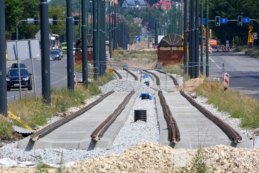 W Dąbrowie Górniczej trwa wymiana torowiska tramwajowego w...