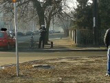 Potrącenie rowerzysty na skrzyżowaniu Łubnej i Płowieckiej we Włocławku [wideo]