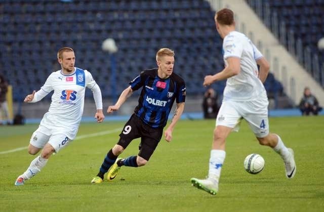 Pomocnik Zawiszy Jakub Wójcicki w wiosennym meczu grupy mistrzowskiej w Bydgoszczy, gdy Lech wygrał 2:1.