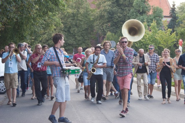 Po raz pierwszy podczas tegorocznego festiwalu odbyła się parada bluesowa