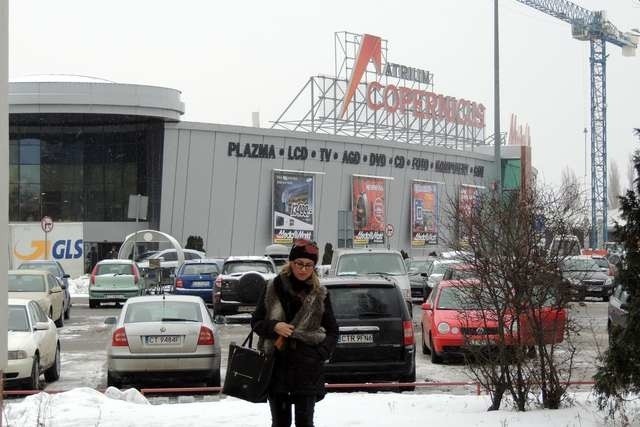 Do tajemniczego pobicia i porwania doszło w w pasażu galerii „Atrium Copernicus”. Ofiara zdarzenia została potem wciągnięta do auta stojącego na parkingu przed galerią