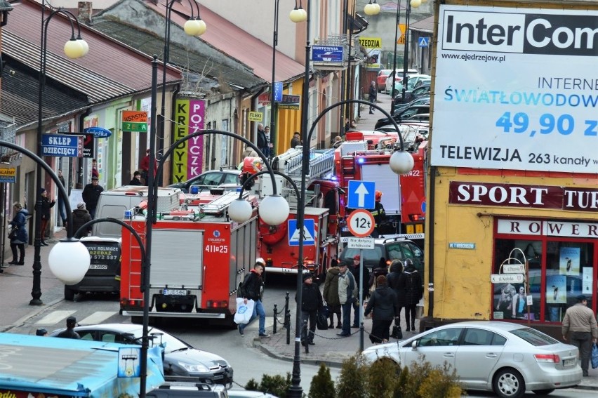 Tragedia w Jędrzejowie. Mężczyzna o mało nie spłonął żywcem