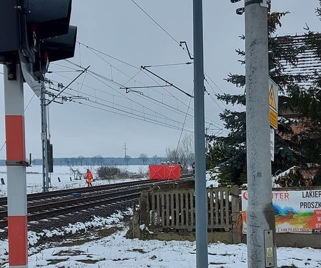 Tragedia na torach. Pociąg śmiertelnie potrącił rowerzystę