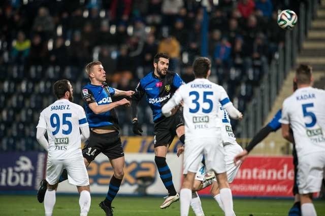 Mimo że zawiszanie wygrali w tym roku na własnym boisku z późniejszym mistrzem Polski, Lechem Poznań 1:0, to i tak spadli z ekstraklasy.