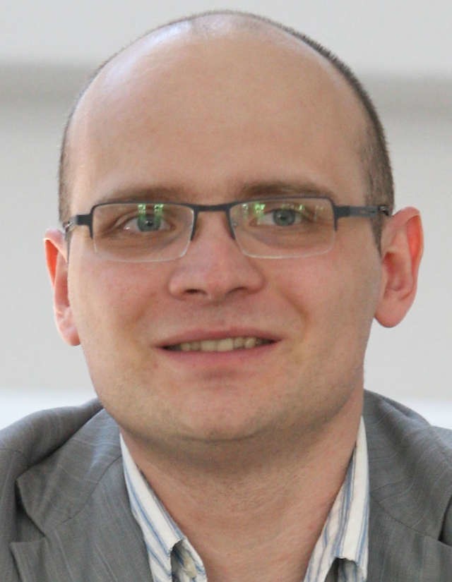 Dr Wojciech Peszyński jest politologiem z UMK