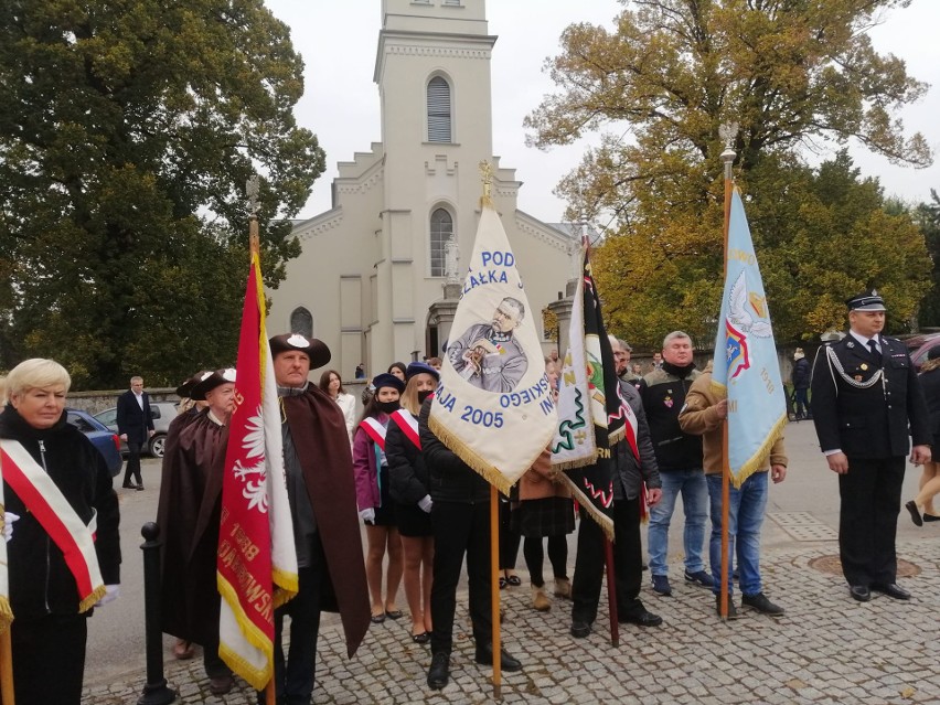 Uroczyste odsłonięcie tablicy pamiątkowej, poświęconej...