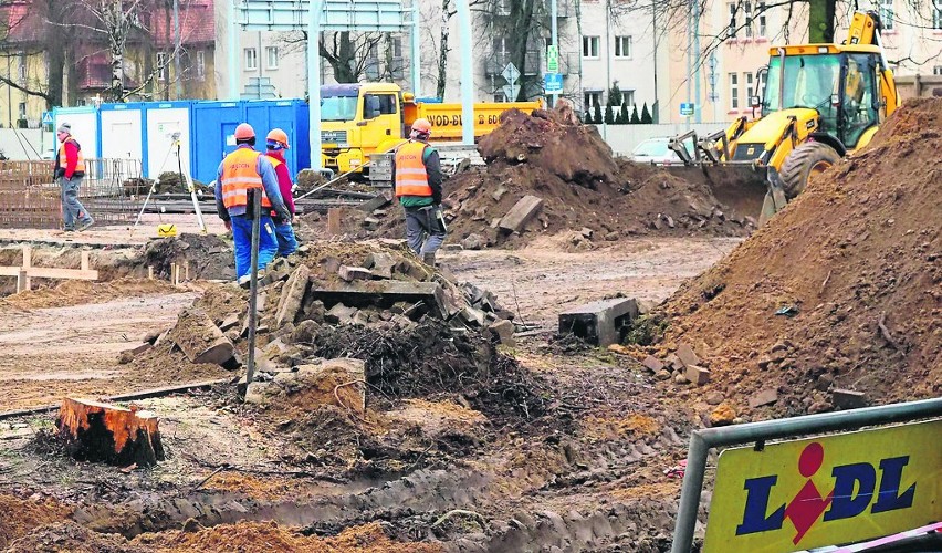 Miejsce, w którym jeszcze do niedawna był market sieci...