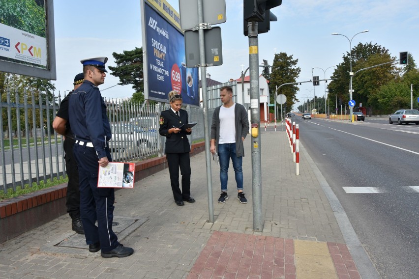 Kontrolowane są znaki drogowe- ich czytelność i...