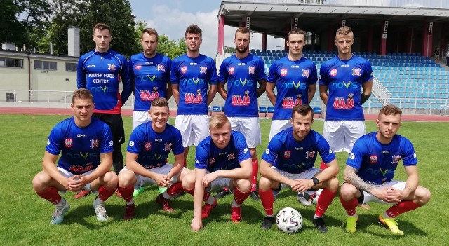 W meczu kontrolnym rozegranym w Sandomierzu trzecioligowa Wisła pokonała Pogórze Pleśnia 5:0 (3:0) Gole strzelili Jakub Mażysz 2, Cezary Charszla, Marcel Tyl i Adrian Kajpust.Wisła zagrała w składzie (I połowa): Pietrasik - Cheba, Kajpust, Wojcinowicz, Chorab - Zawiślak, Siedlecki, Tyl, Sudy, Bełczowski - Charszla. Wisłą (II połowa): zawodnik testowany 1, Kuśmierczyk, Kajpust, Wojcinowicz, Chorab - Piątkowski, Zawodnik testowany 2, Tyl (68' Sudy), Zawodnik testowany 3, Zawodnik testowany 4 - Mażysz.(dor)