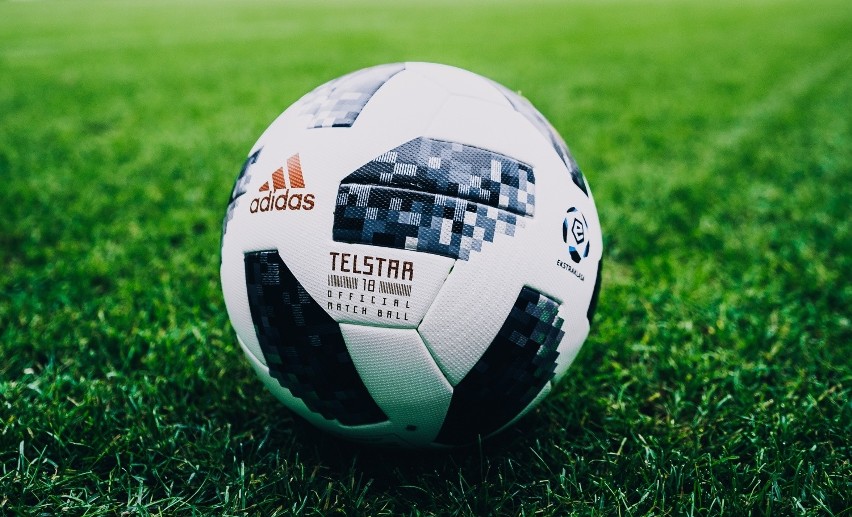 Telstar 18 - nowa oficjalna piłka LOTTO Ekstraklasy