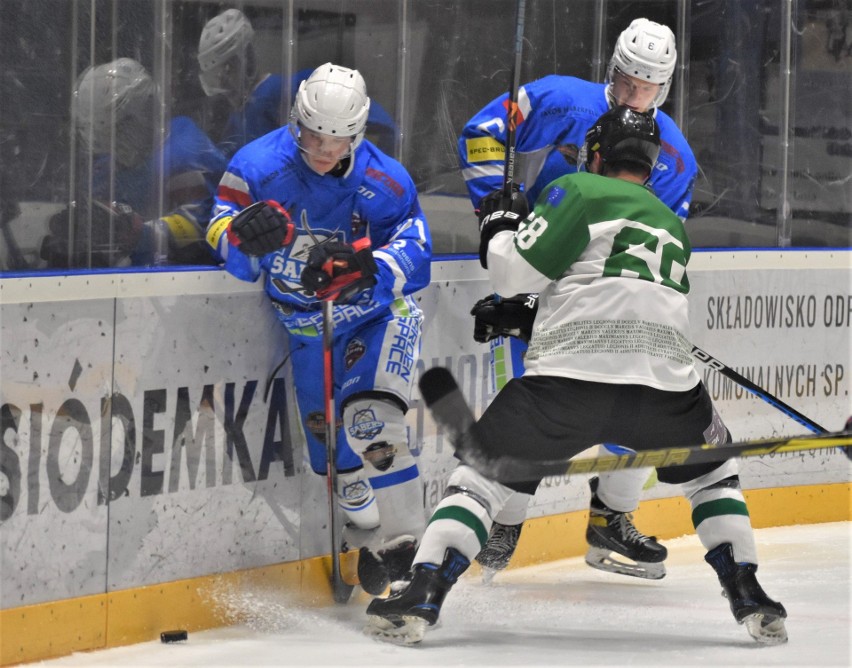 Hokej, EUHL: Sabers Oświęcim - Gladiators Trencin 7:5.