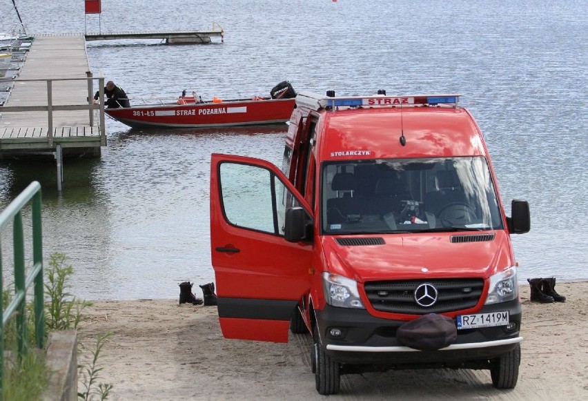 Wypadek nad Jeziorem Tarnobrzeskim. Mężczyzna wpadł do wody