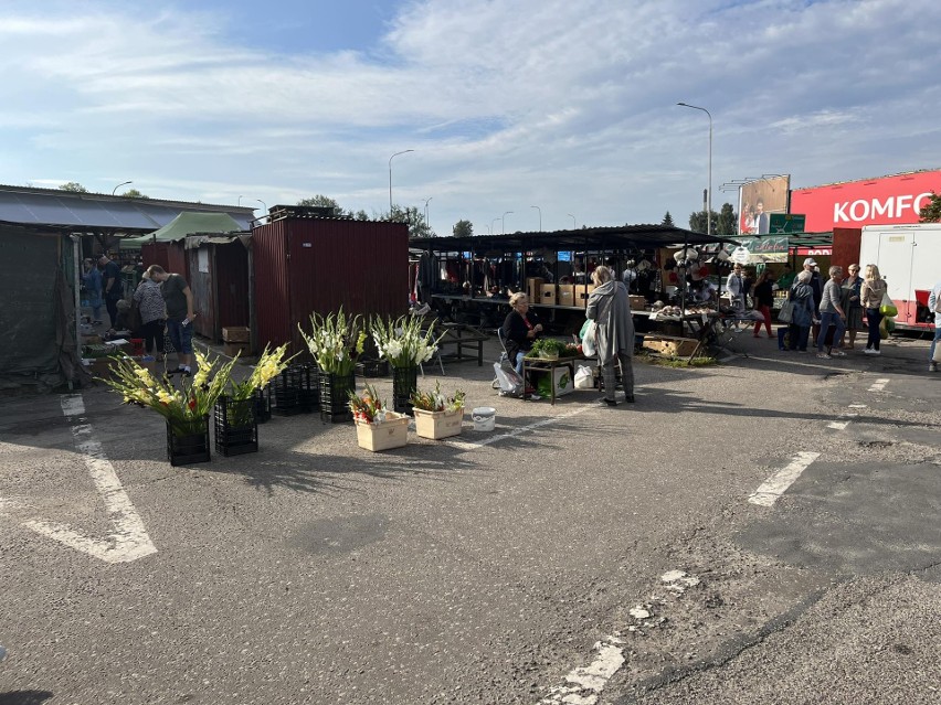 Piątek na koszalińskim rynku: królują śliwki i dynie