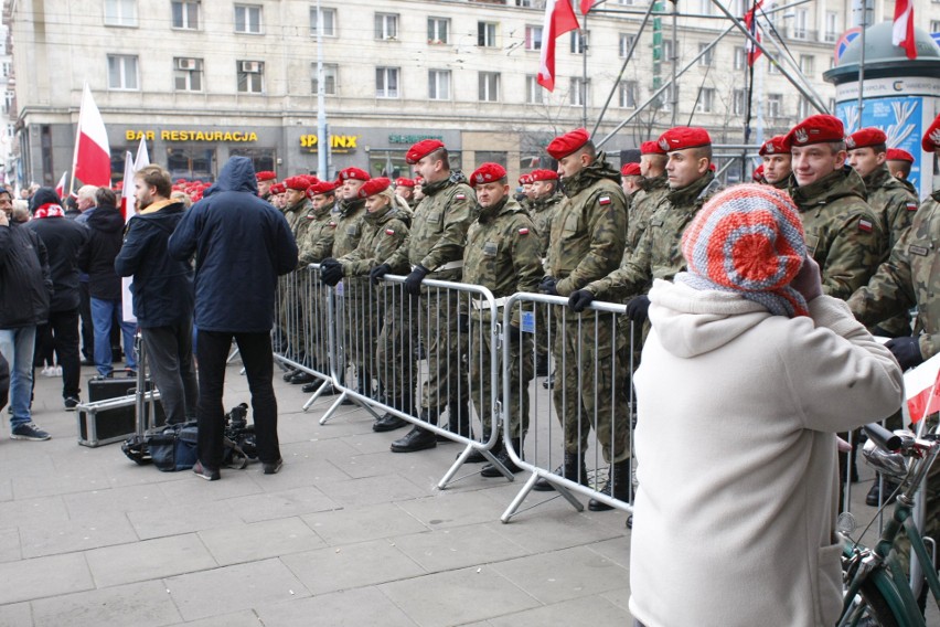 Marsz Niepodległości 2018 [ZDJĘCIA] FOTORELACJA 11.11 Warszawa Prezydencki Biało-Czerwony Marsz 100-lecia Niepodległości "Dla Ciebie Polsko"