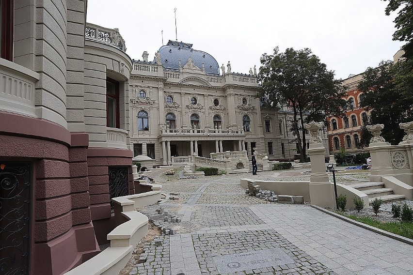 Pałac Poznańskiego odzyskał swój pierwotny wygląd! Tak teraz wygląda w środku. ZDJĘCIA