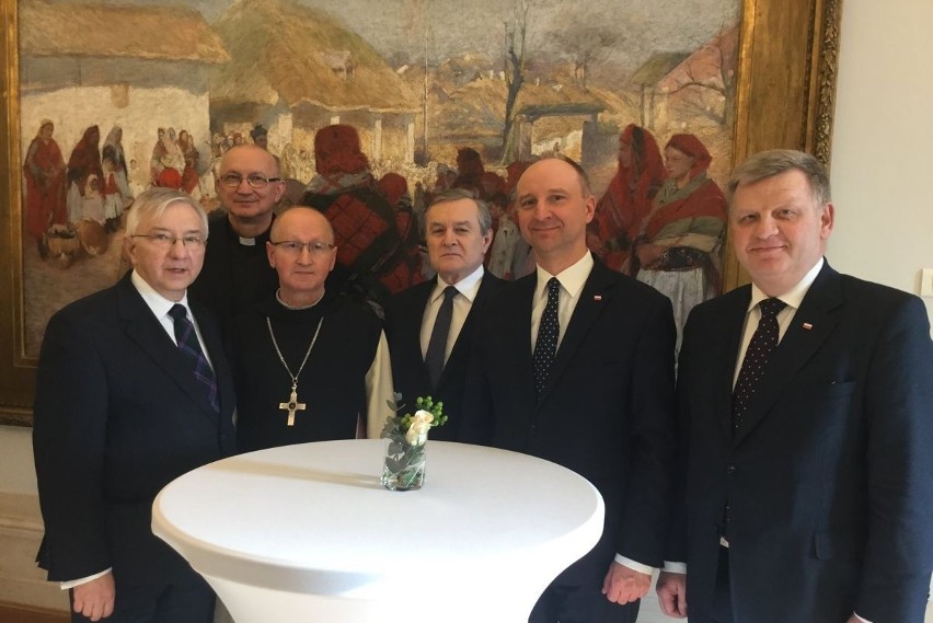 Ekipa ze świętokrzyskiego z wicepremierem Piotrem Glińskim
