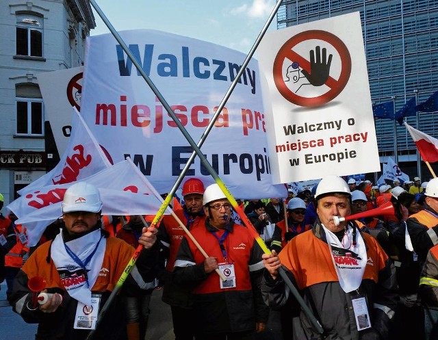 W proteście w Brukseli wzięli udział pracownicy krakowskiej huty
