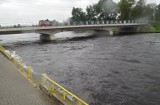 Morskie fale nad zalewem w Wasilkowie (wideo)